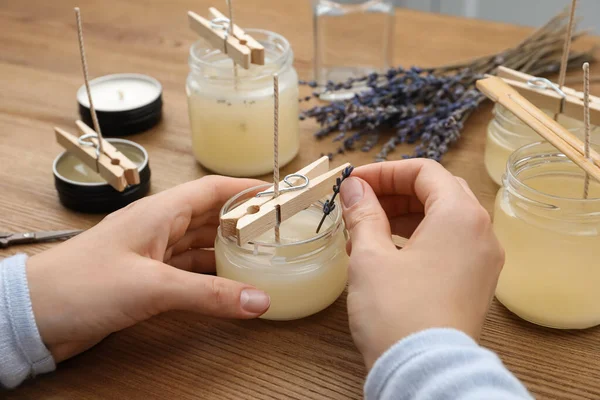 Como fazer velas aromáticas